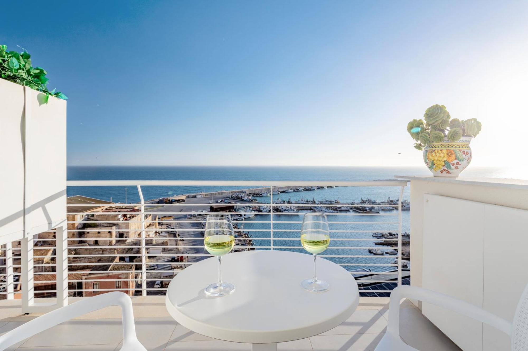 Hibrido Boutique & * Sciacca